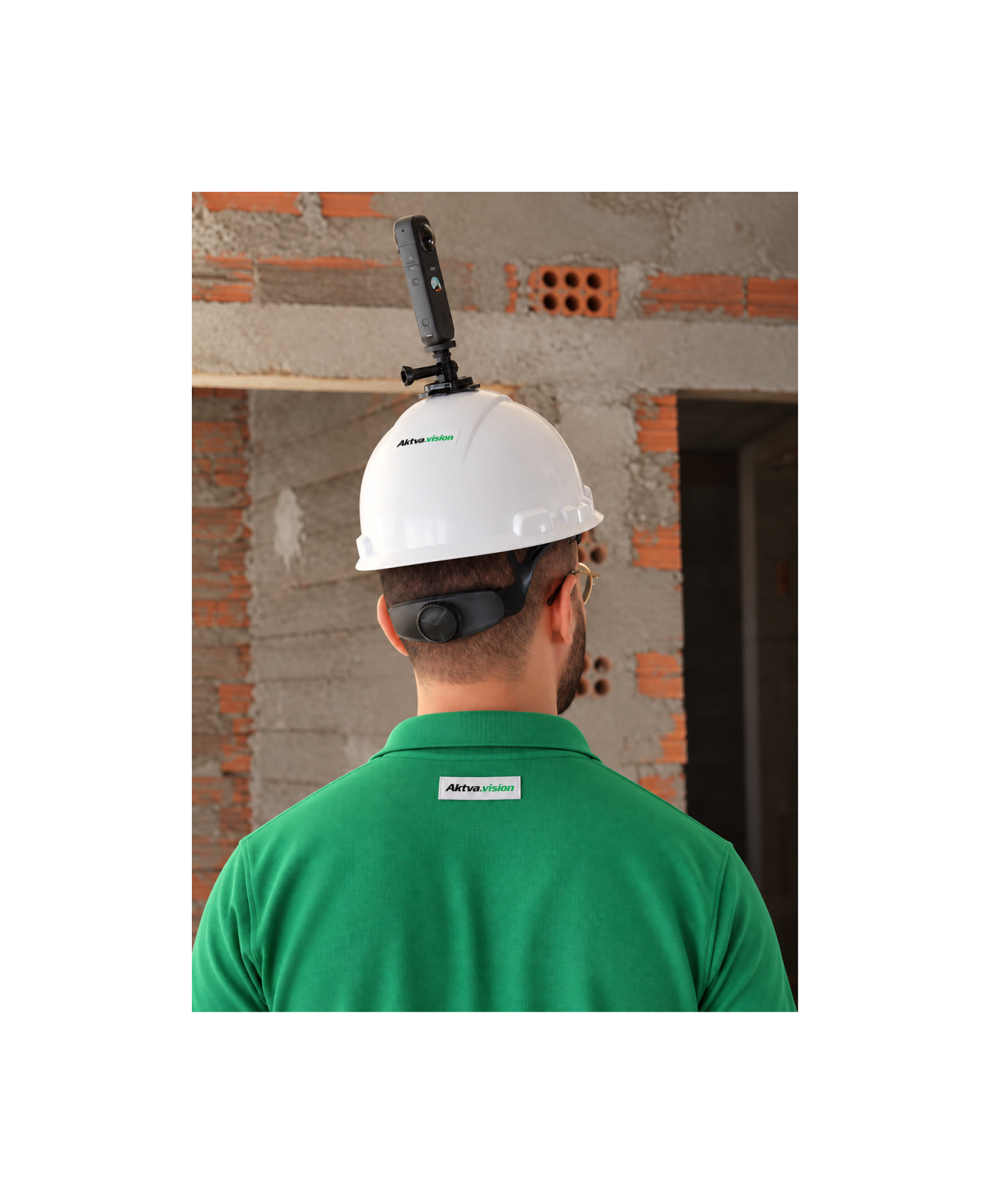 Câmera 360° acoplada ao capacete do engenheiro/fiscal em obra